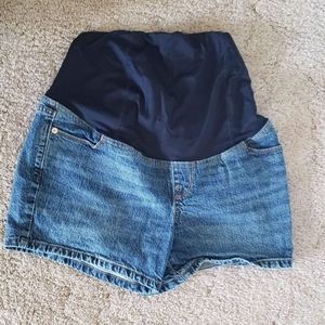2 pairs of Isabel maternity shorts